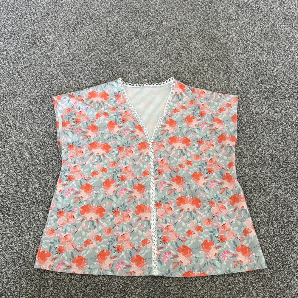 Floral Sleeveless Top with Lace Trim